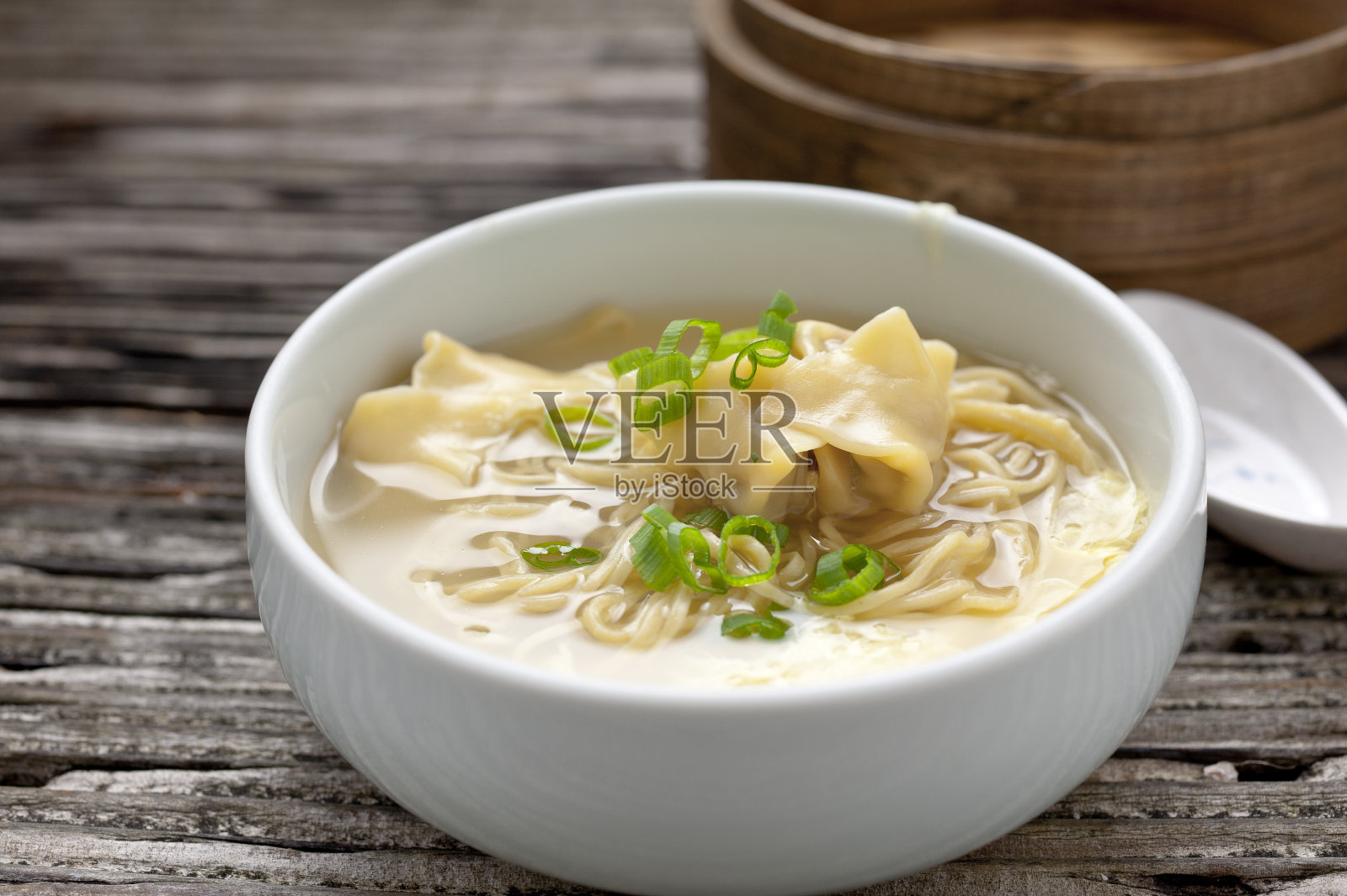 馄饨汤照片摄影图片