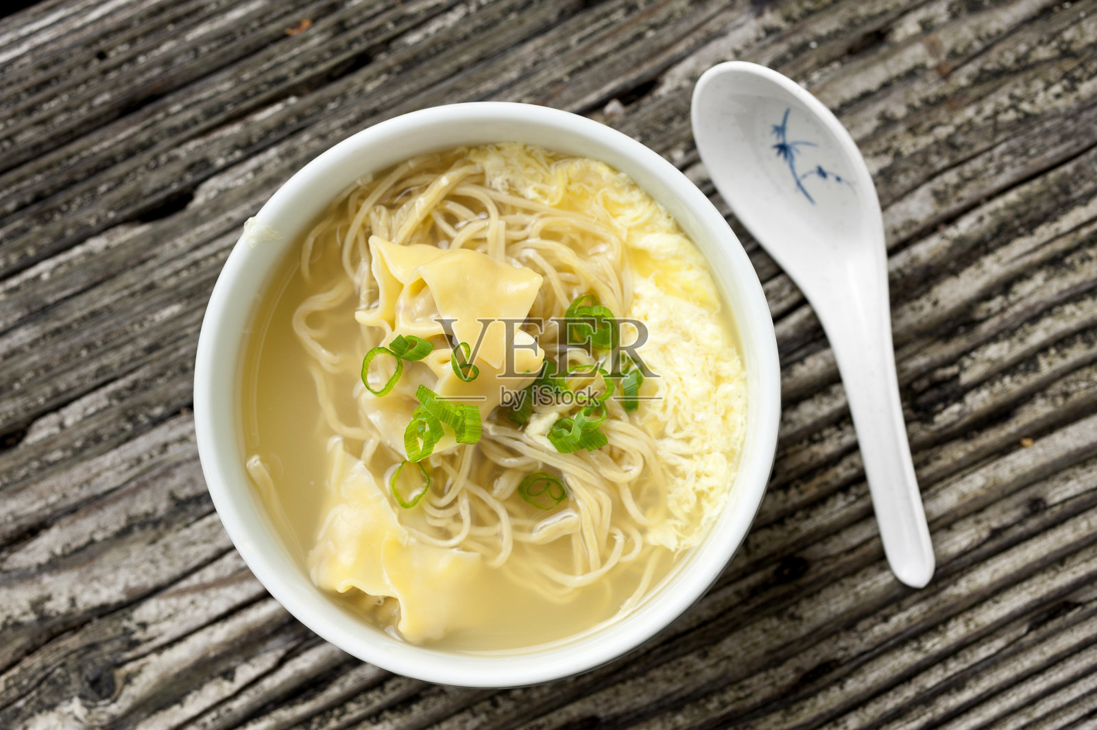 馄饨汤照片摄影图片