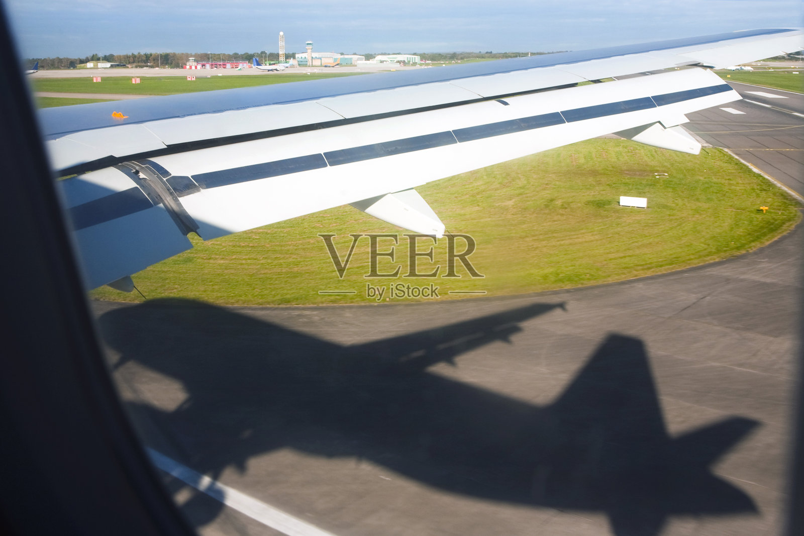 飞机降落照片摄影图片