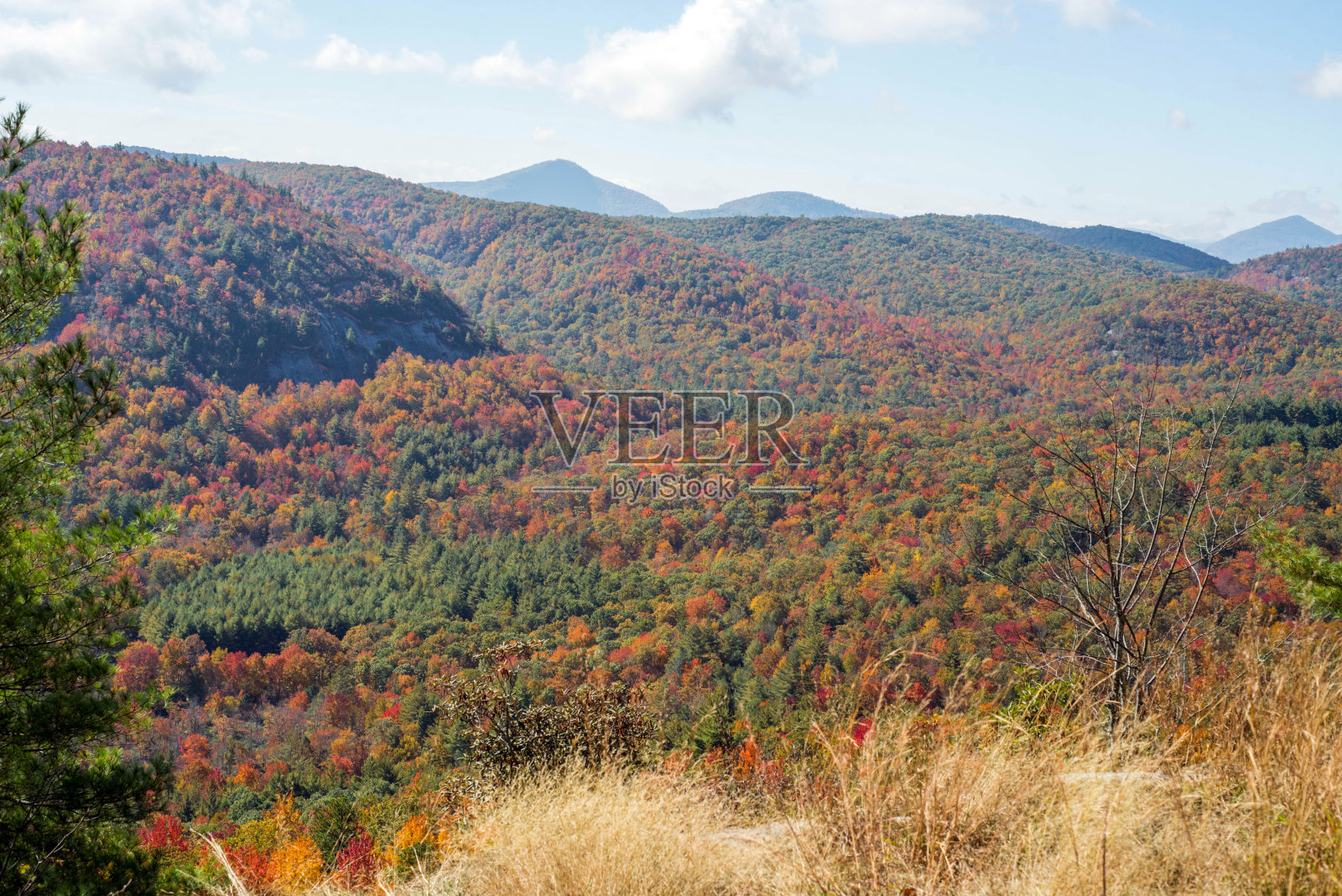 山间的秋天照片摄影图片