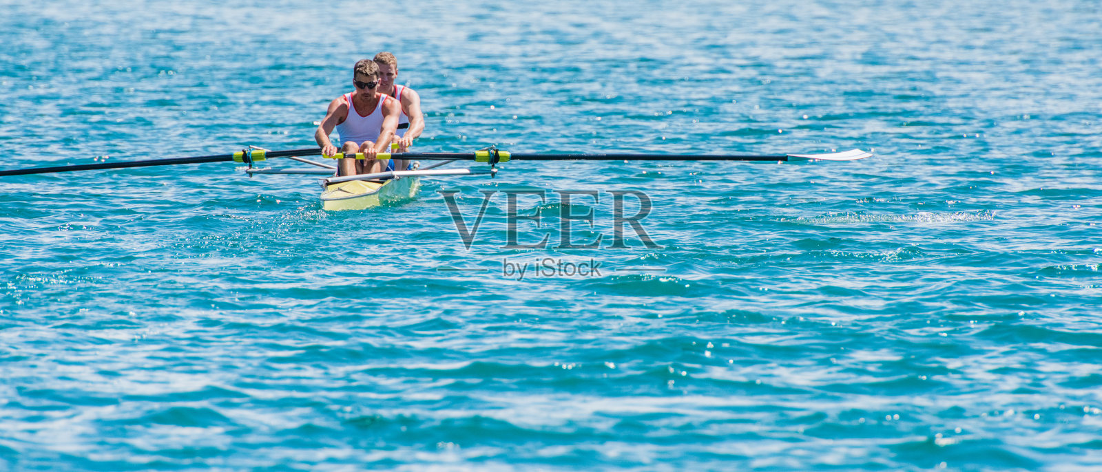 男人划船照片摄影图片