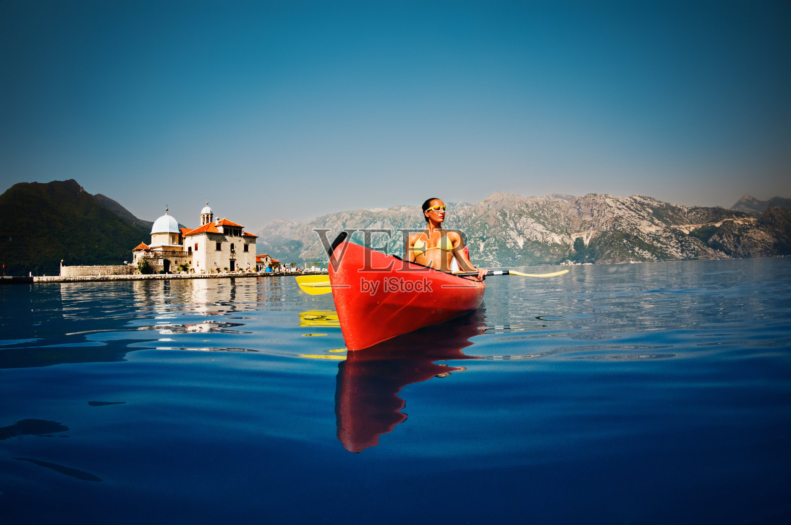 休闲皮划艇照片摄影图片
