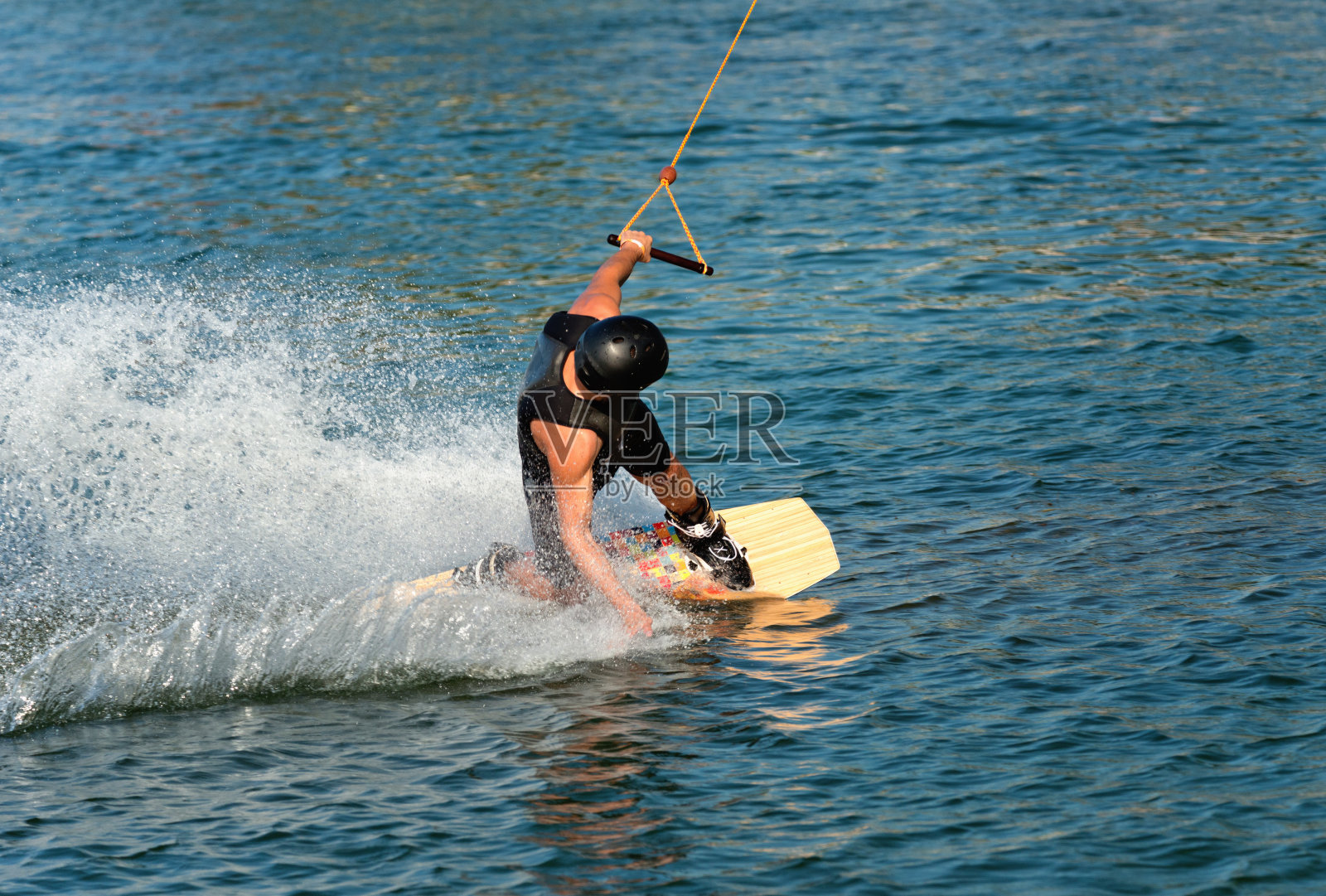 尾波滑水照片摄影图片