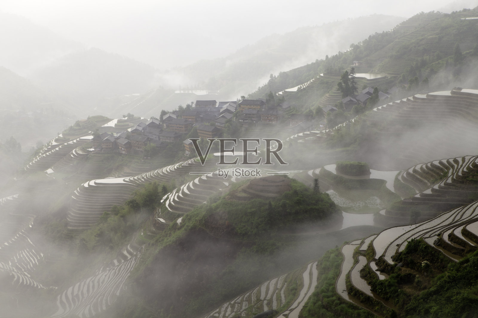 瑶族村照片摄影图片