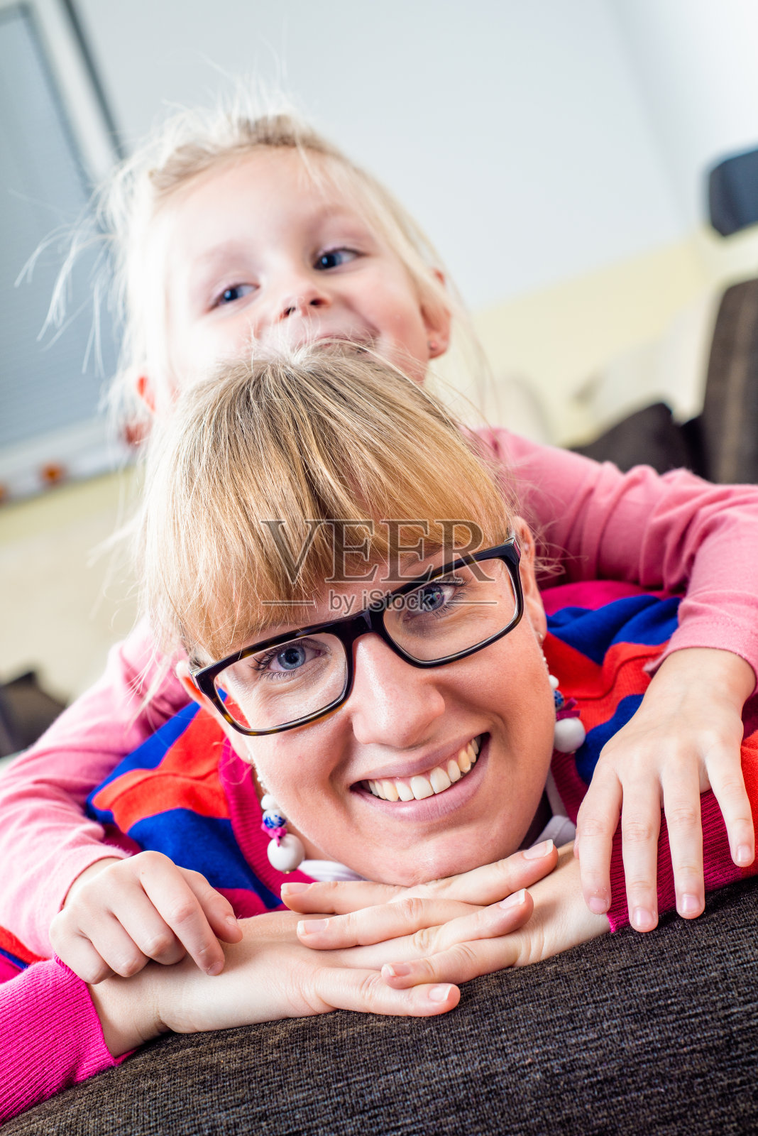 家庭的乐趣照片摄影图片