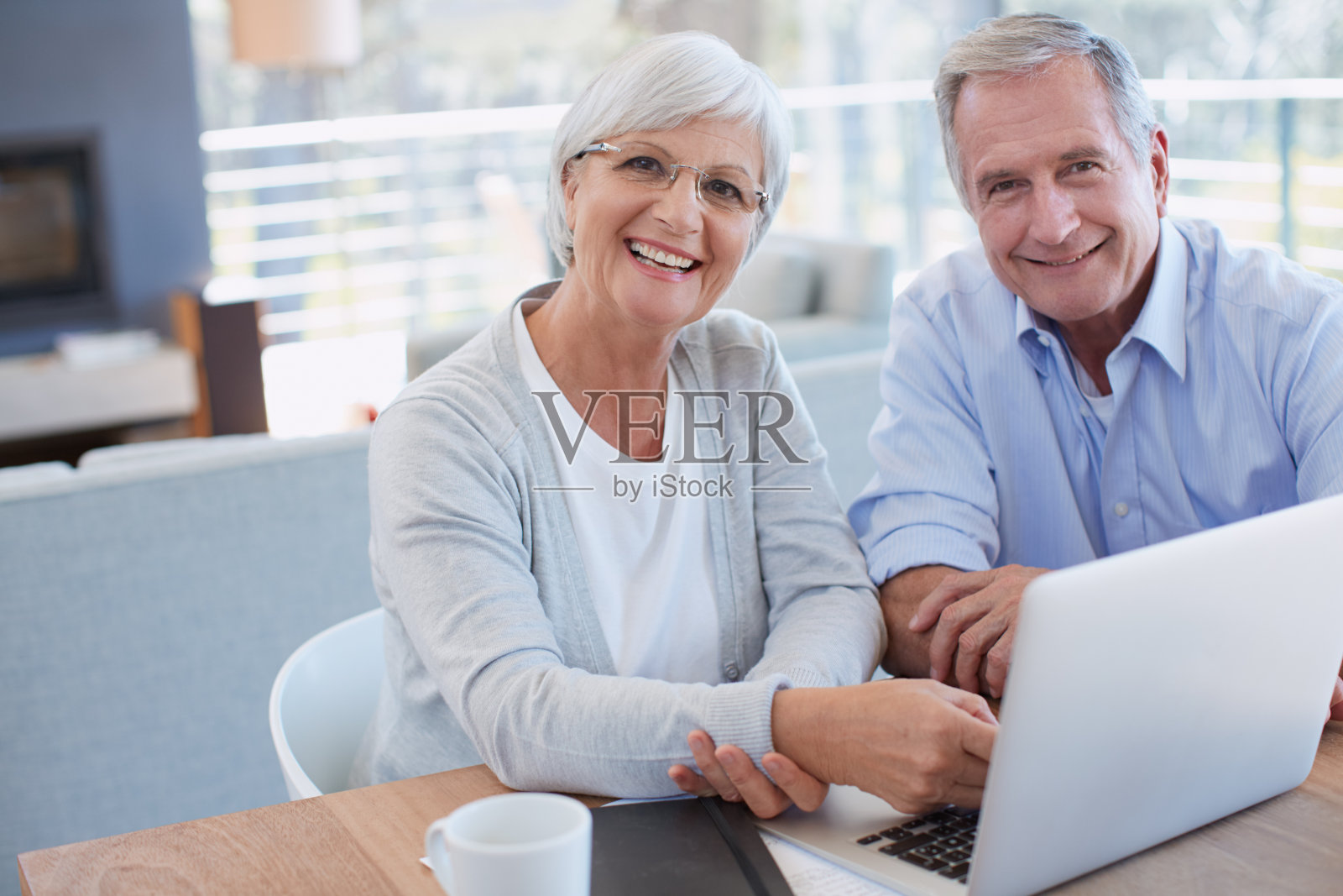 他们拥有良好的财务状况照片摄影图片