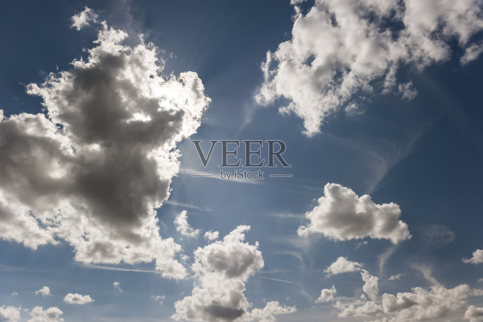 积云和卷云的形成照片摄影图片