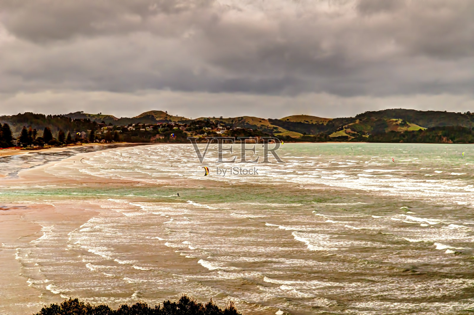 暴风雨的海滩照片摄影图片