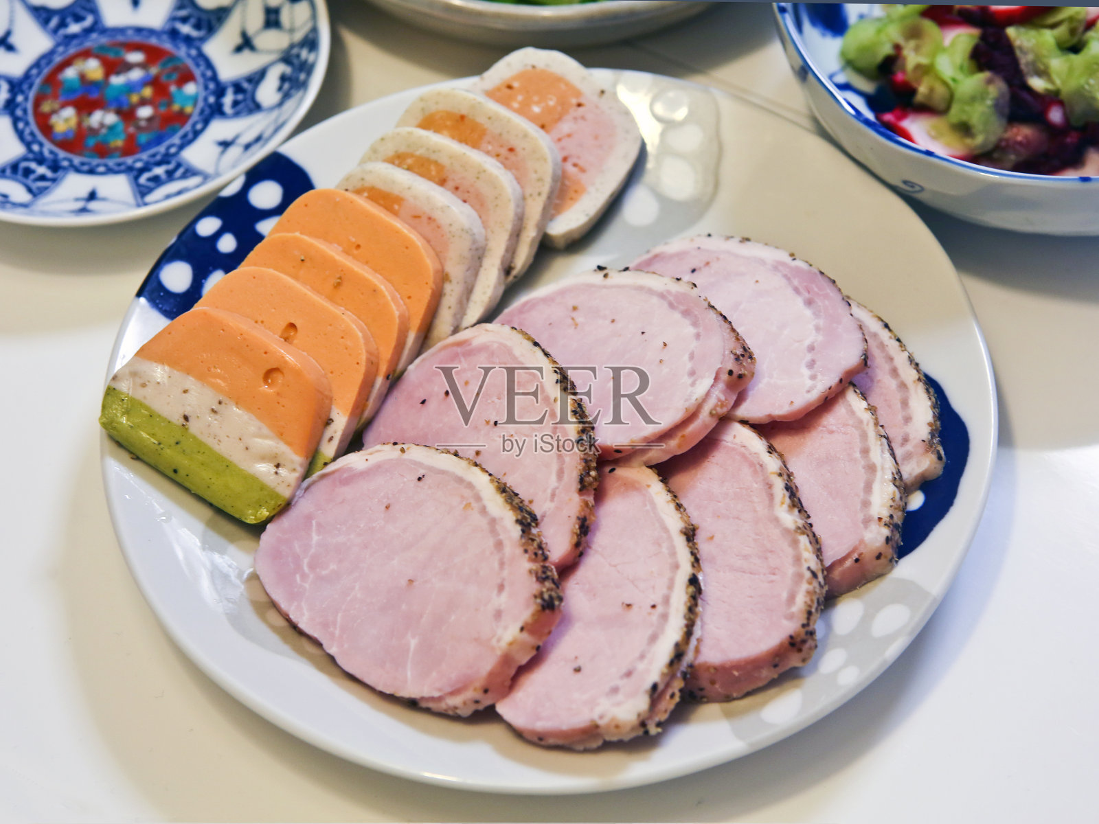 肉和Kamaboko凉菜照片摄影图片