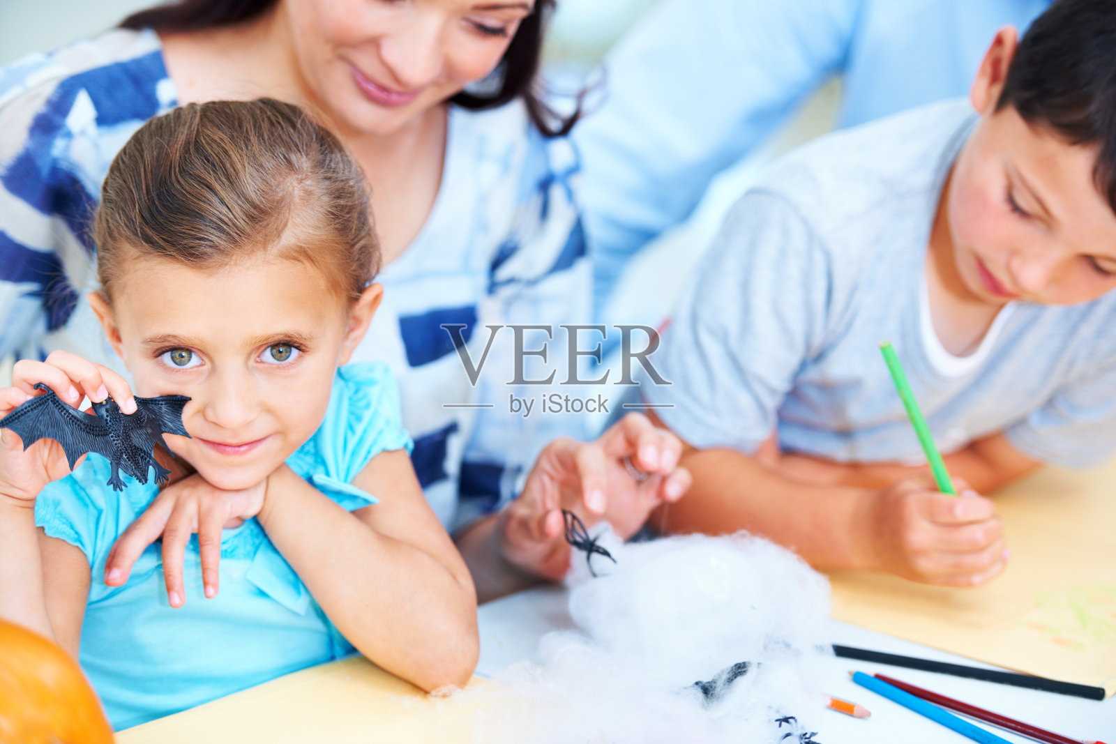 不给糖就捣蛋照片摄影图片