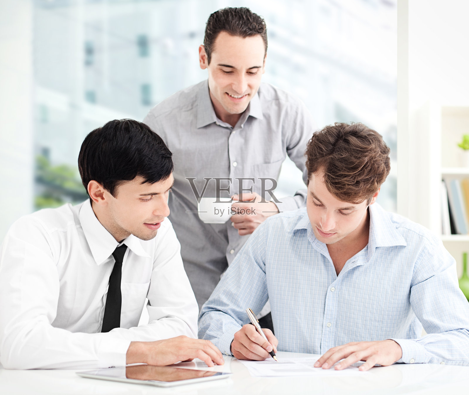 签订合同照片摄影图片