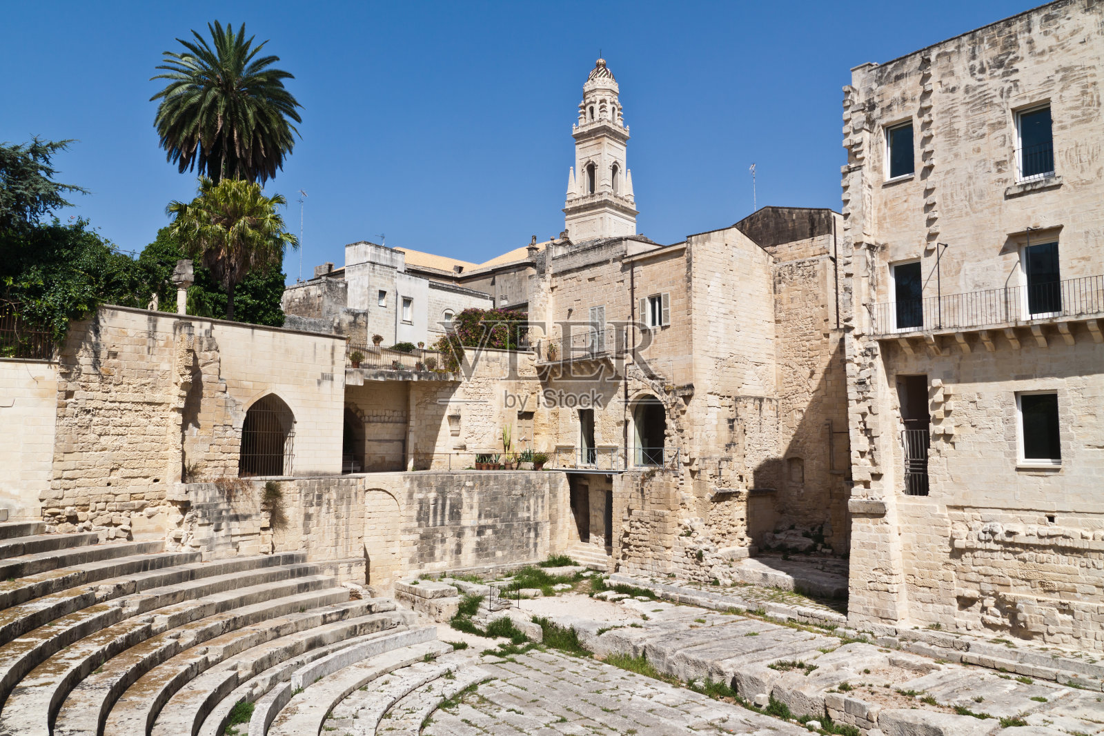 莱切古城的罗马剧院照片摄影图片