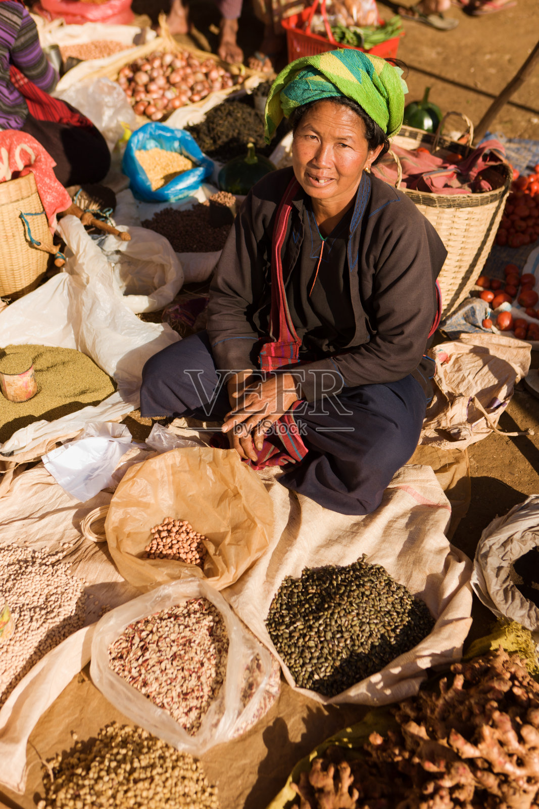 缅甸市场卖家肖像照片摄影图片