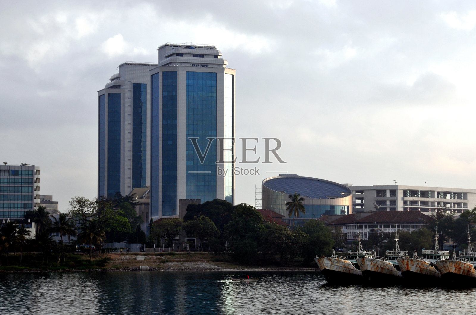 坦桑尼亚银行双子塔,达累斯萨拉姆照片摄影图片