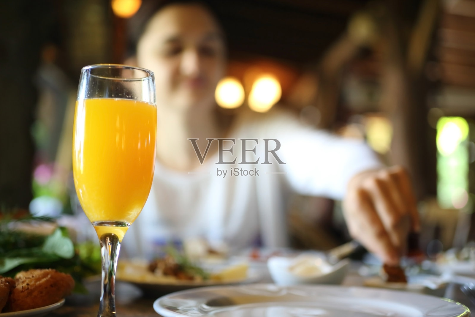 乡村小屋的乡村早餐照片摄影图片