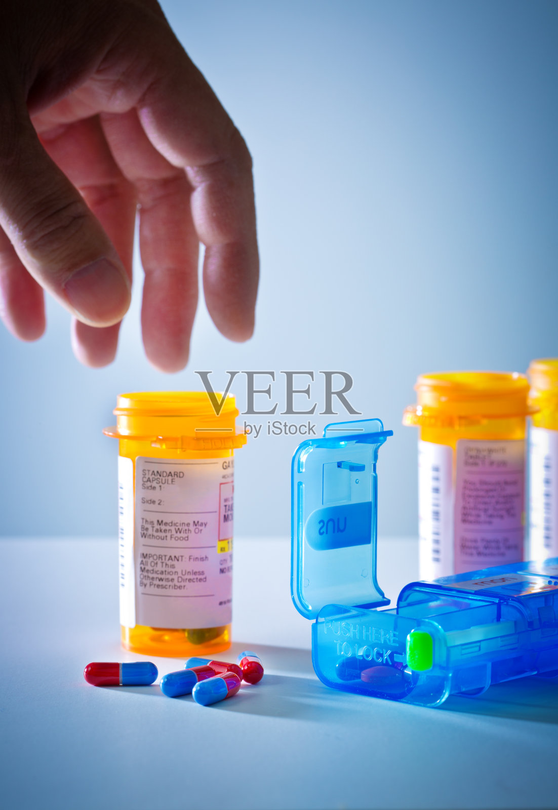 获取医疗保健和处方药的费用照片摄影图片