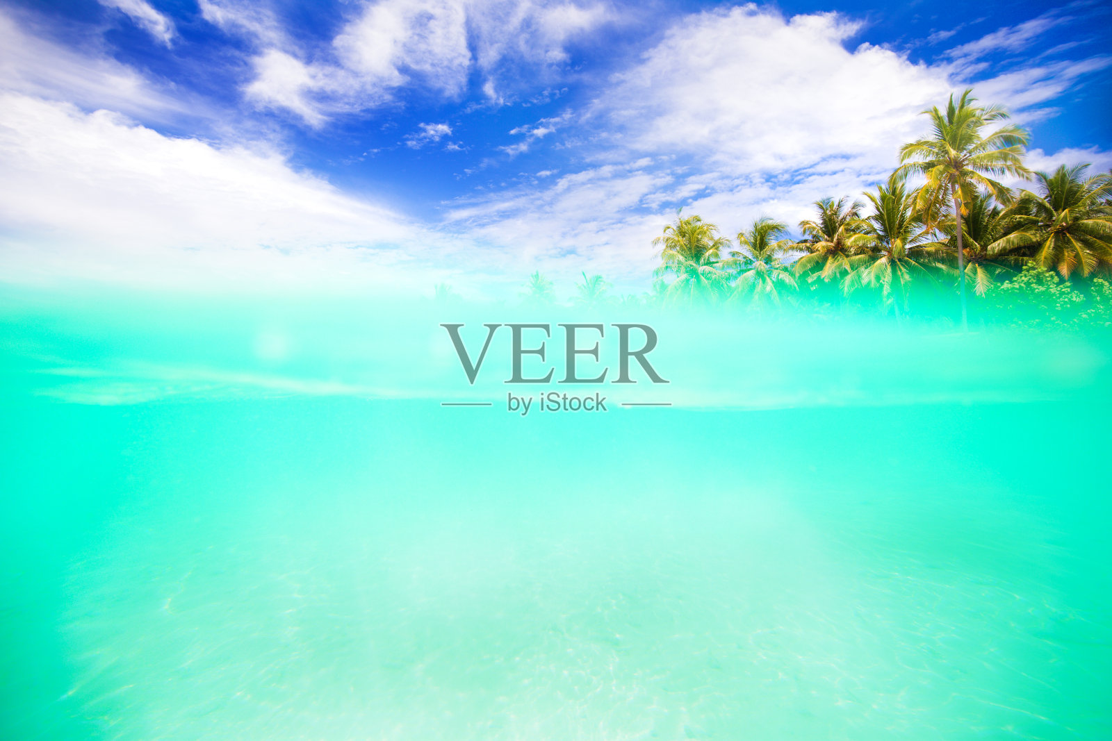 在时下天堂的水中照片摄影图片