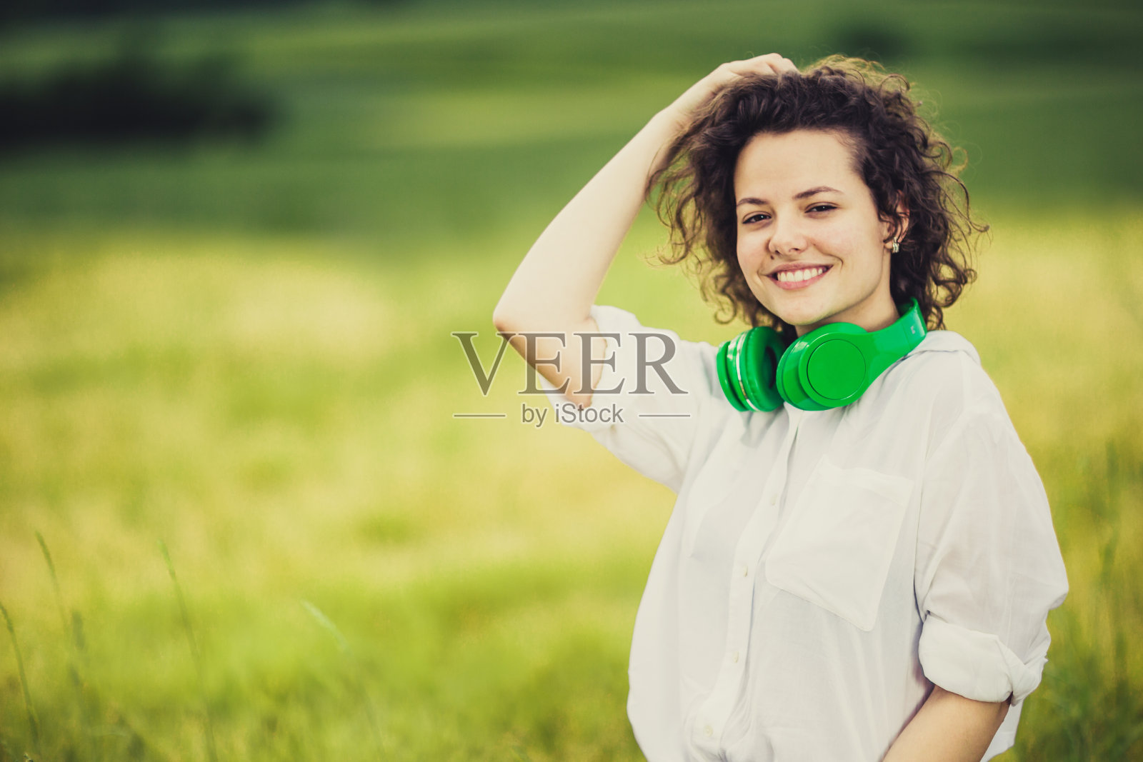 在户外享受大自然照片摄影图片