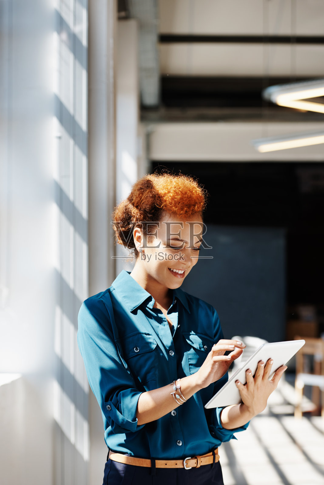 保持业务上的最新信息照片摄影图片