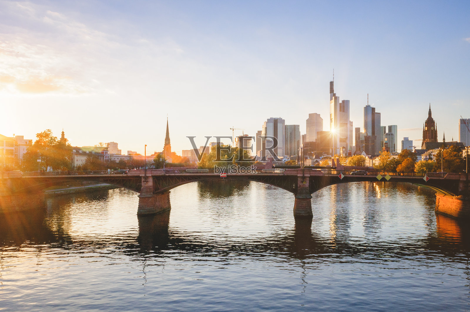 法兰克福的秋夜照片摄影图片