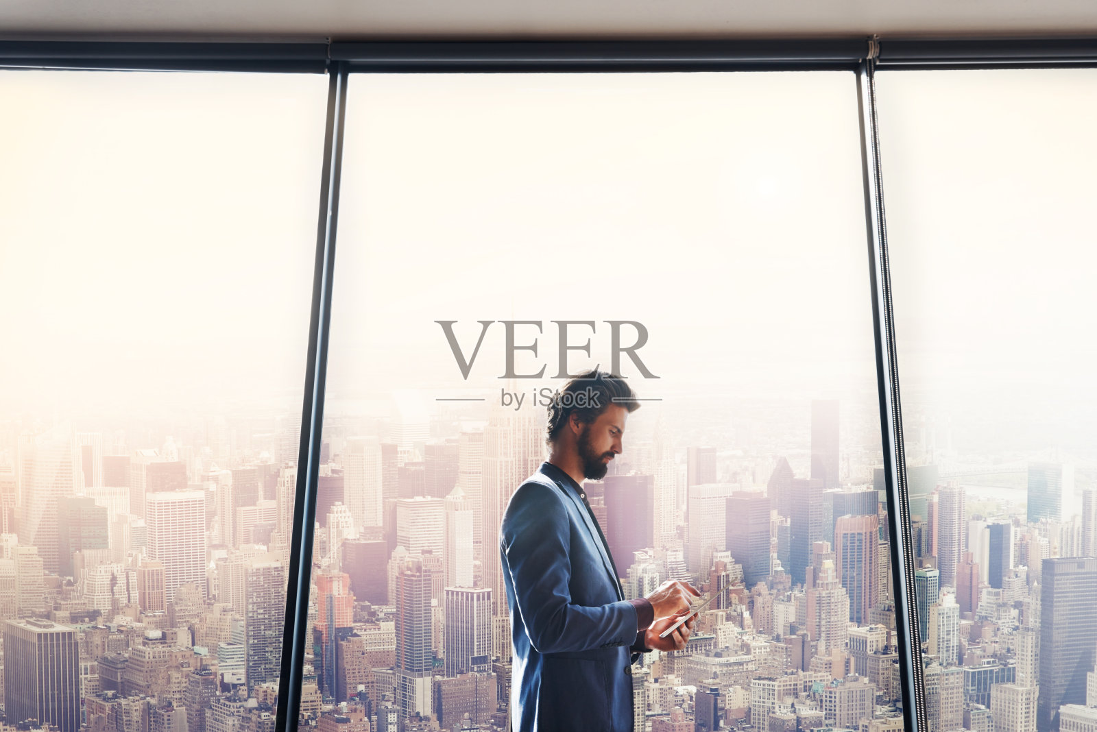 他和企业界有联系照片摄影图片