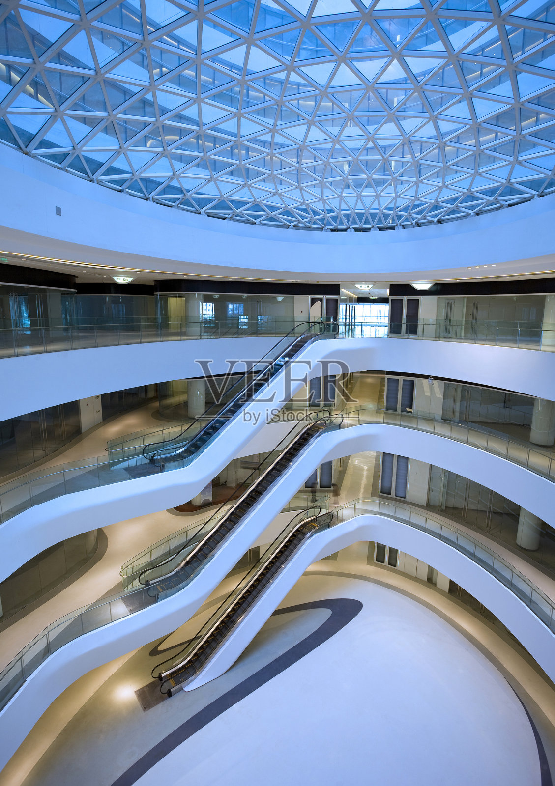 现代建筑走廊照片摄影图片