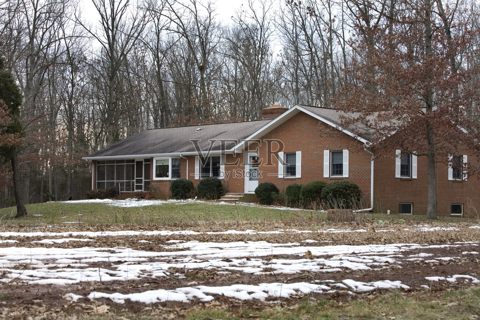 冬天的田园牧场之家照片摄影图片