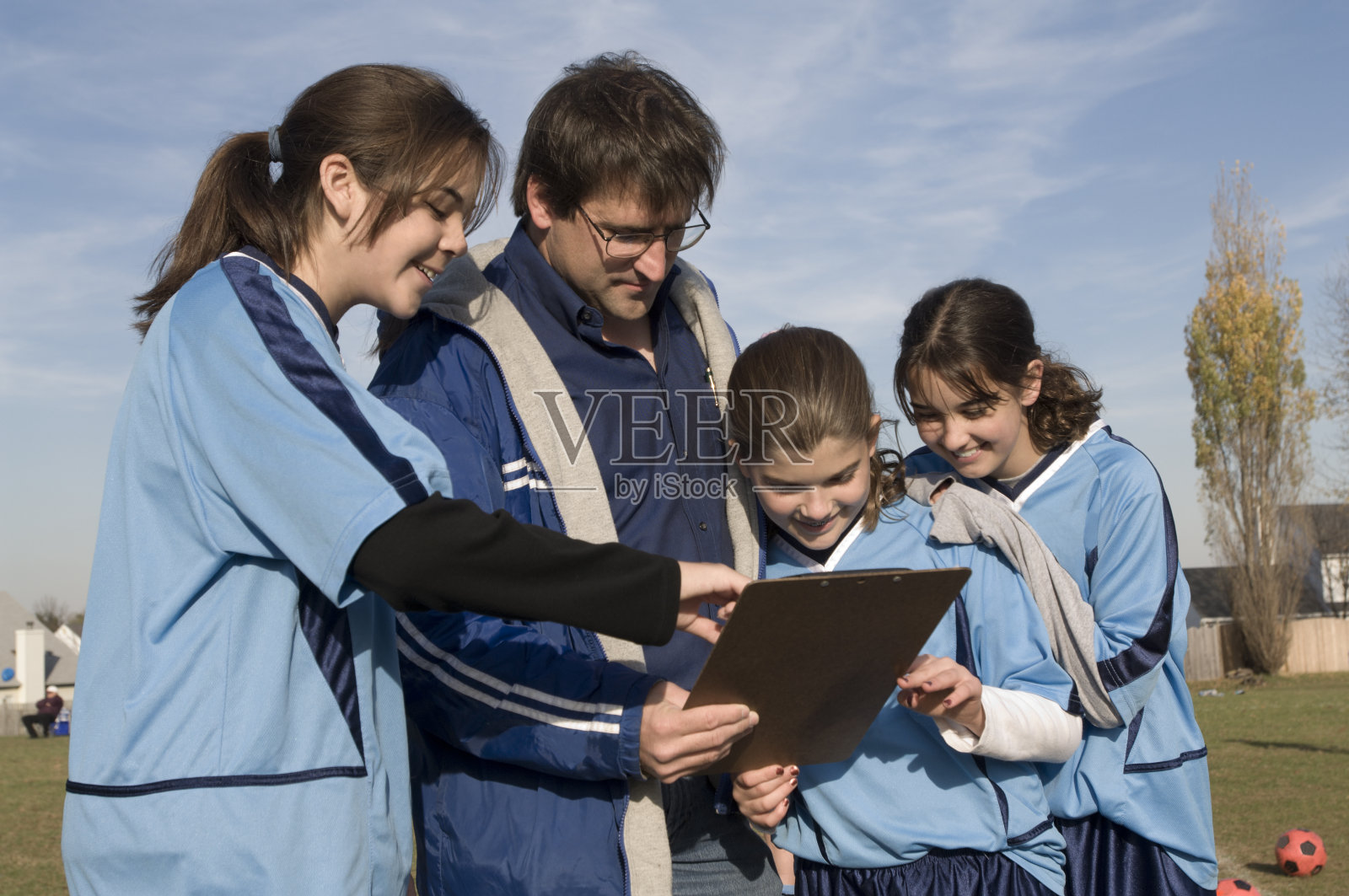 教练和姑娘们照片摄影图片