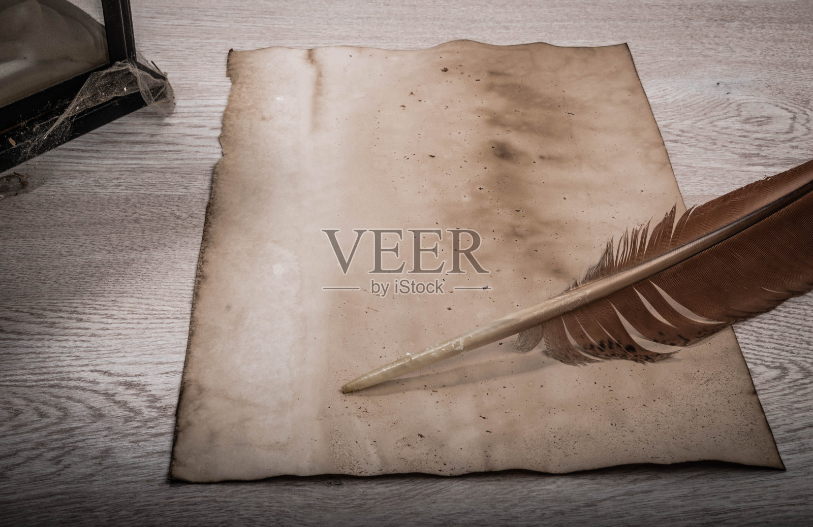 木质桌子上的旧纸纹理照片摄影图片