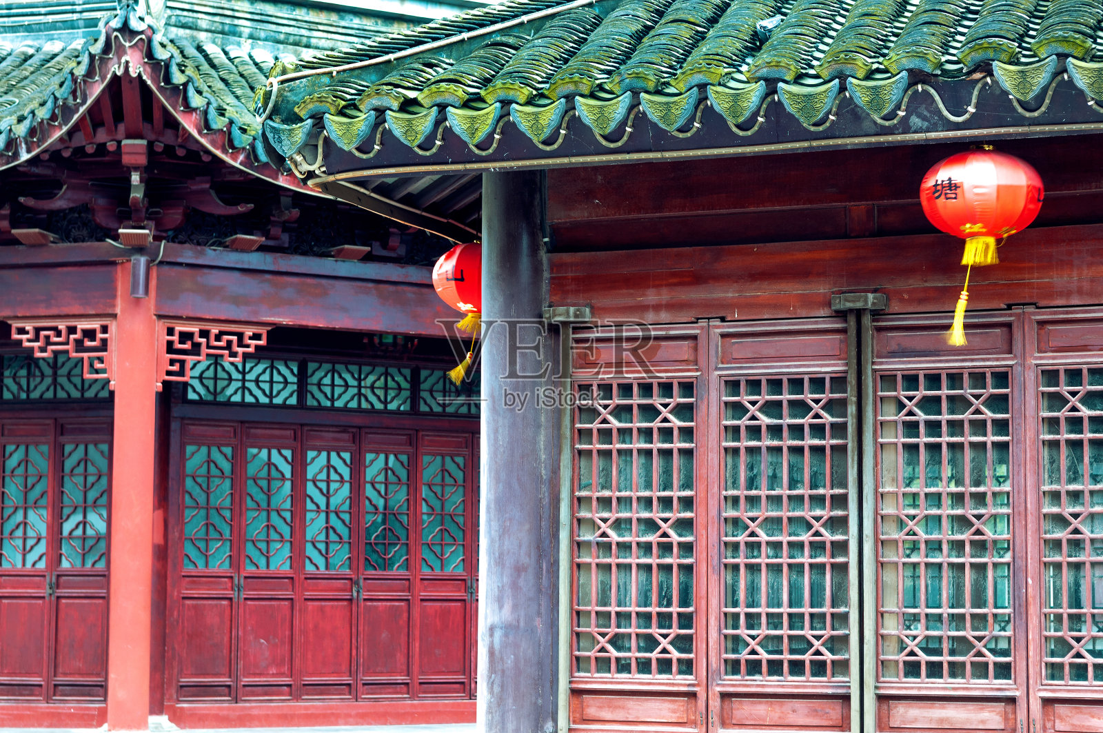 中国八达岭长城的红灯笼照片摄影图片