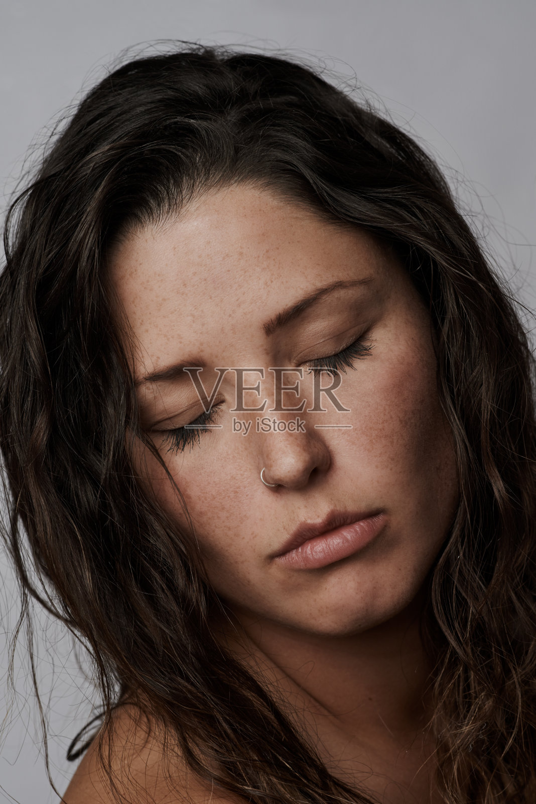 她的美完全是自然的照片摄影图片