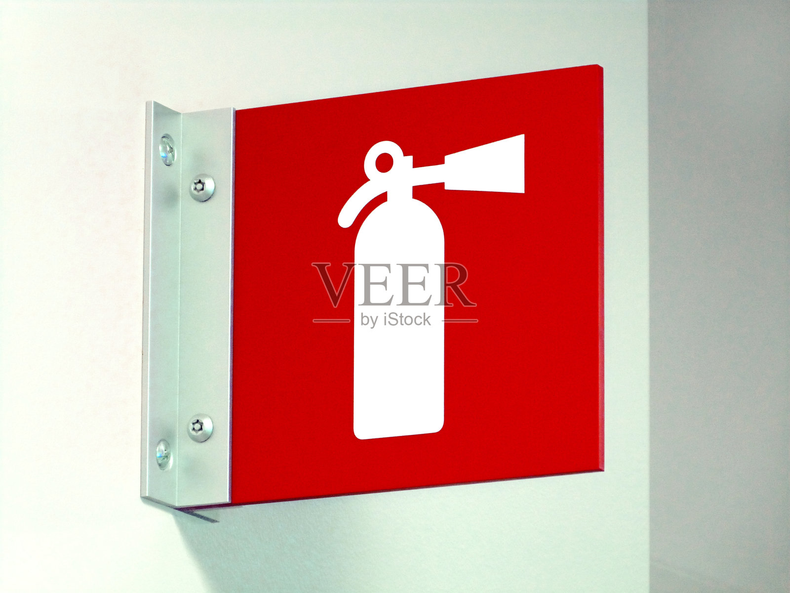 红色白色灭火器标志紧急安全信息警告牌照片摄影图片