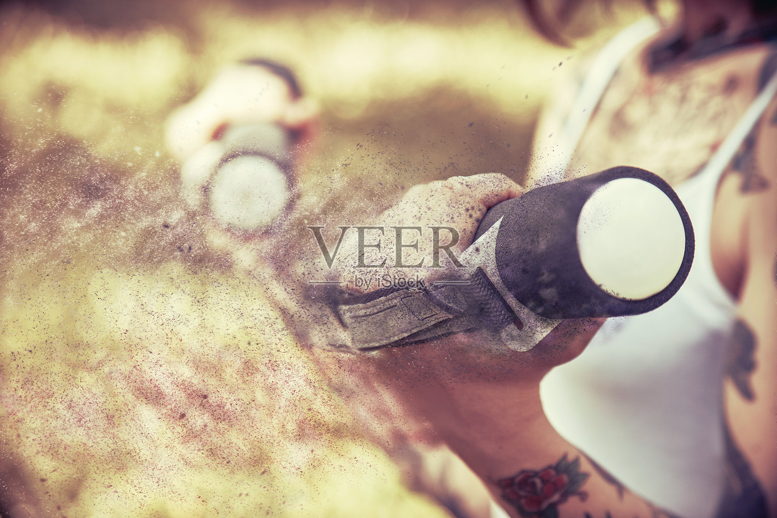 用重量进行锻炼照片摄影图片