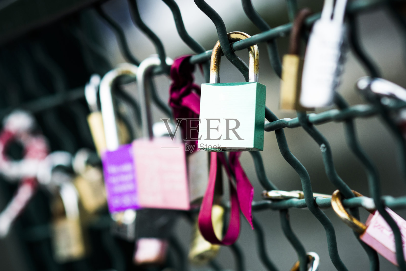 锁住你的爱照片摄影图片