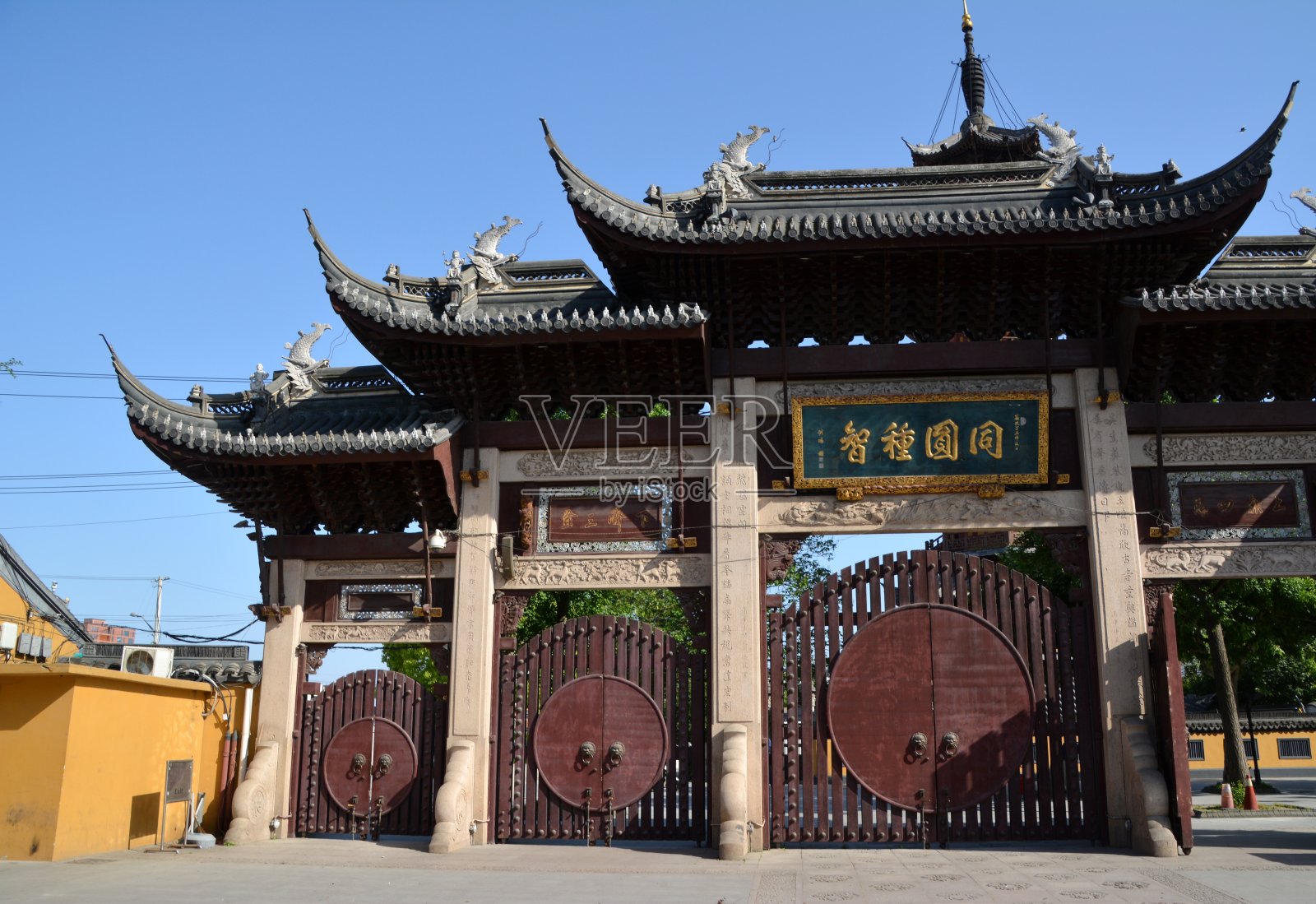 上海庙门入口,详细介绍照片摄影图片