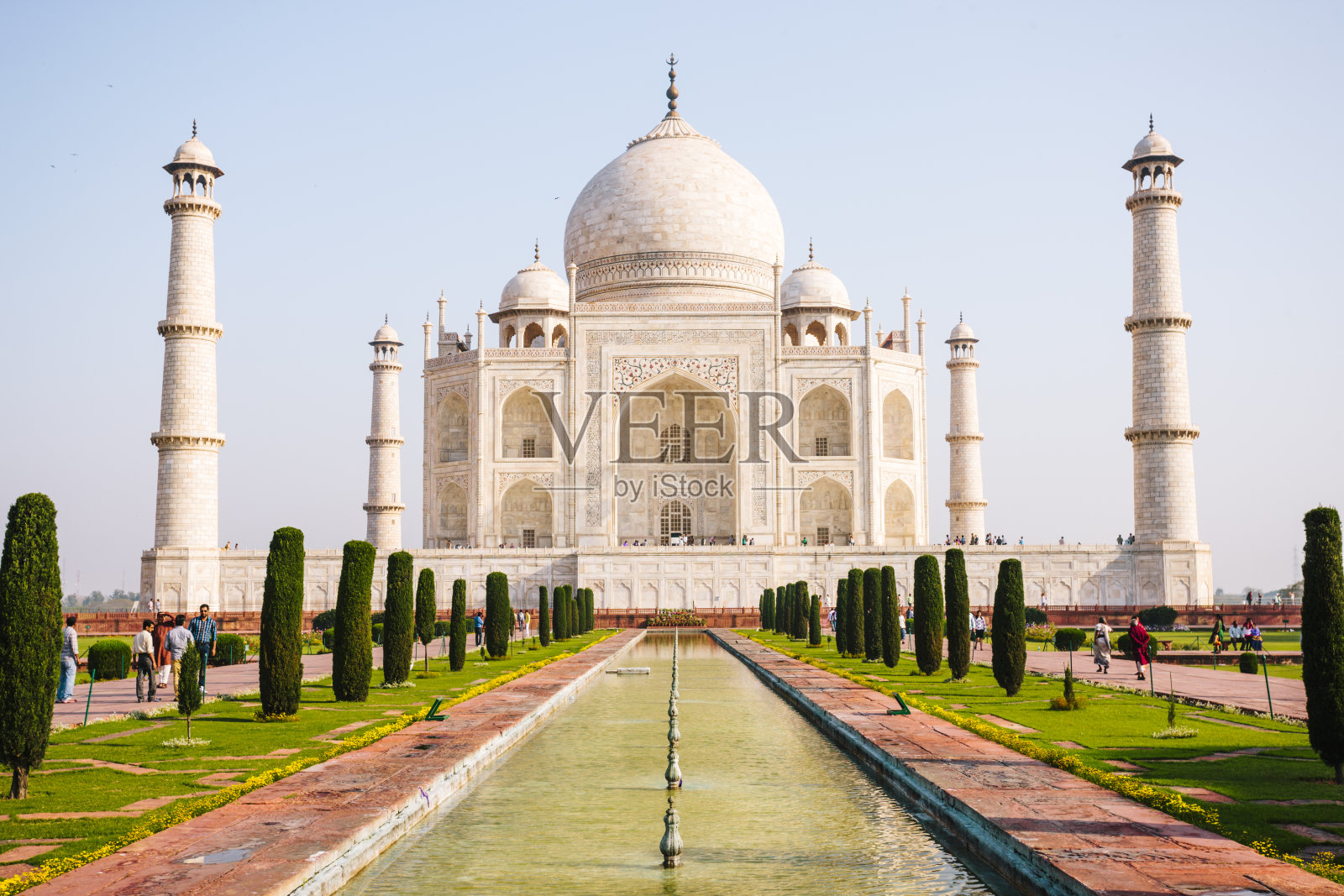 游客参观泰姬陵照片摄影图片