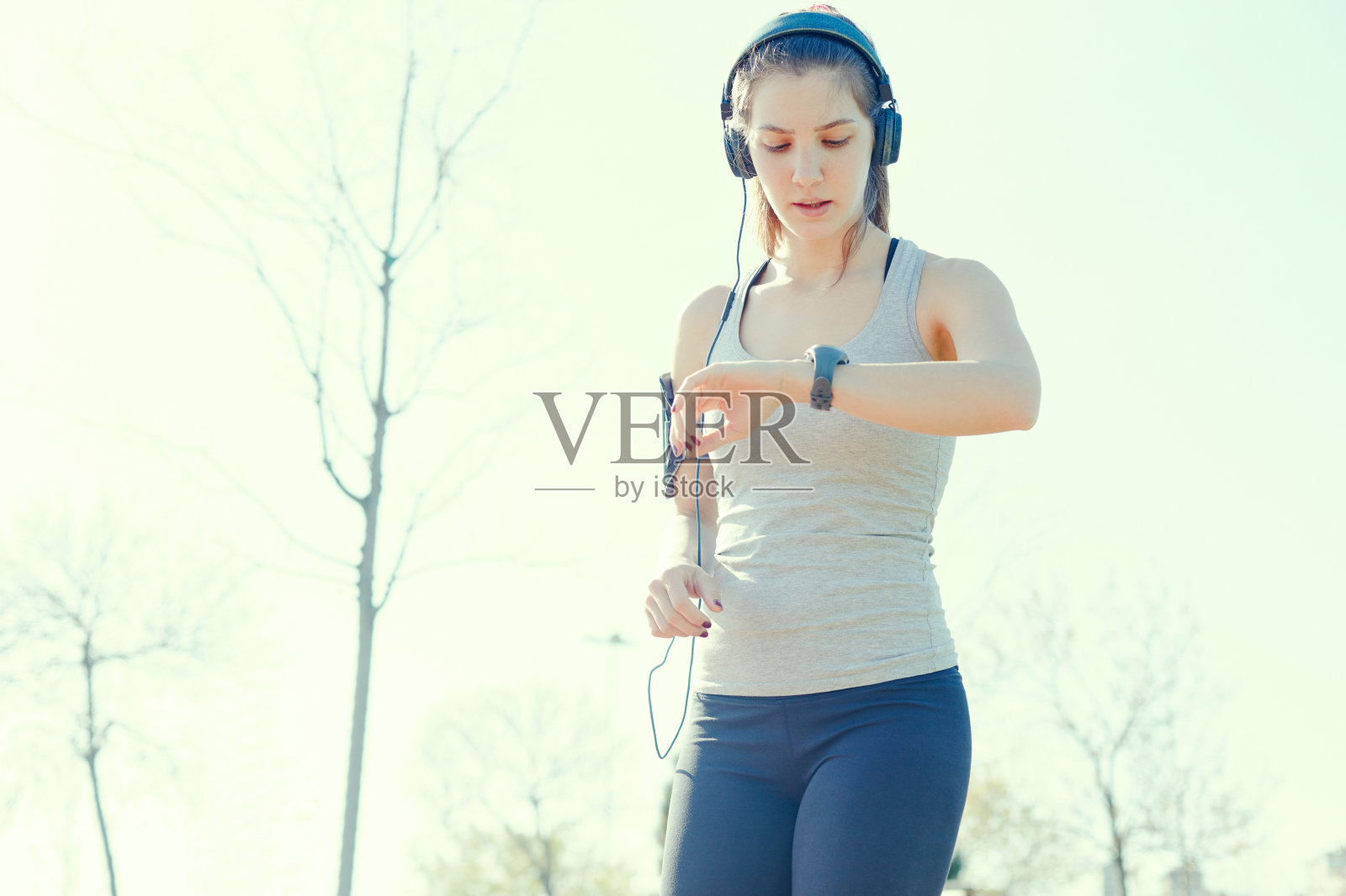 与太阳同行照片摄影图片