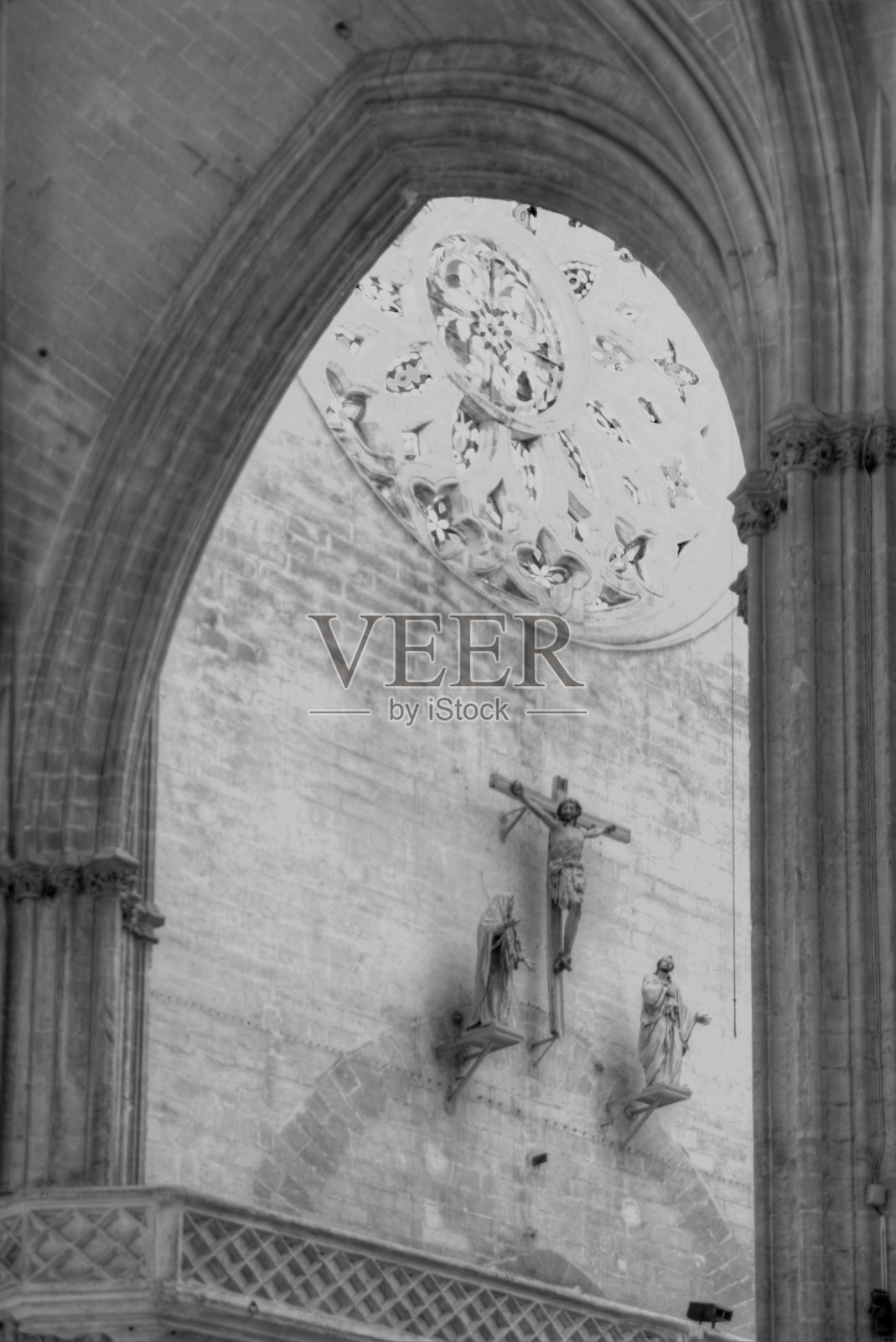 塞维利亚大教堂的十字架照片摄影图片