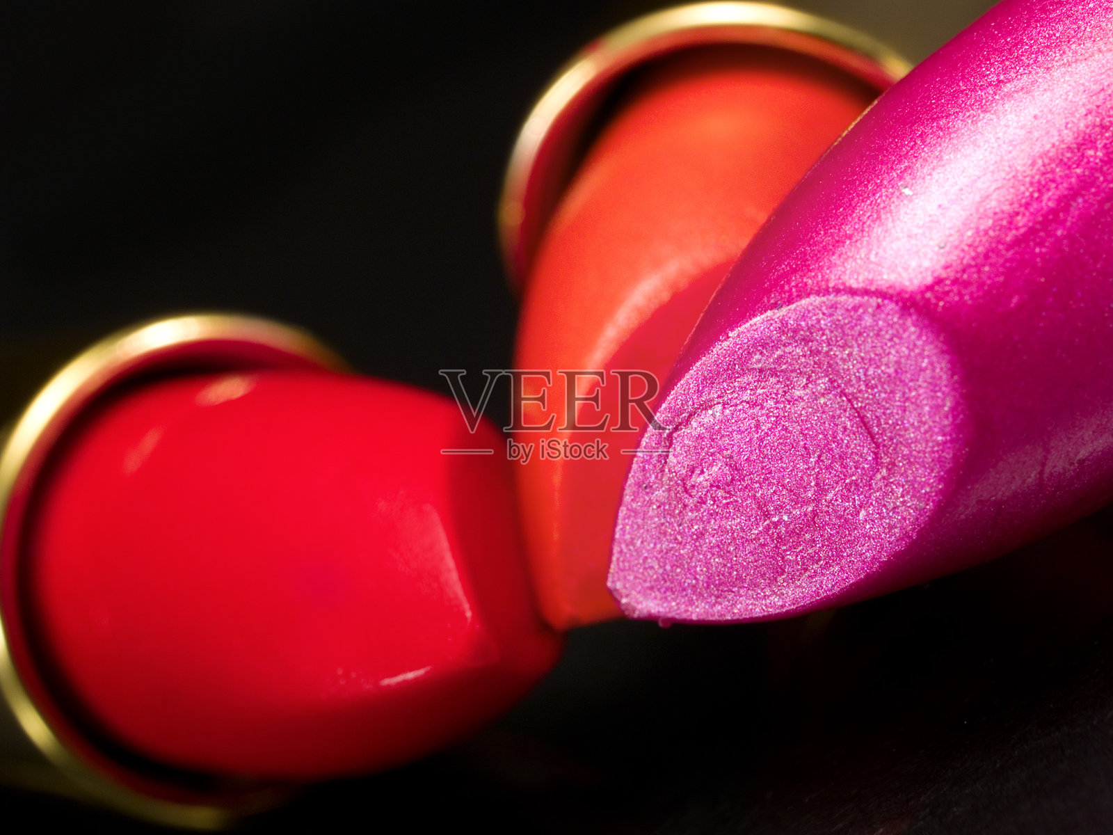 三个唇膏照片摄影图片