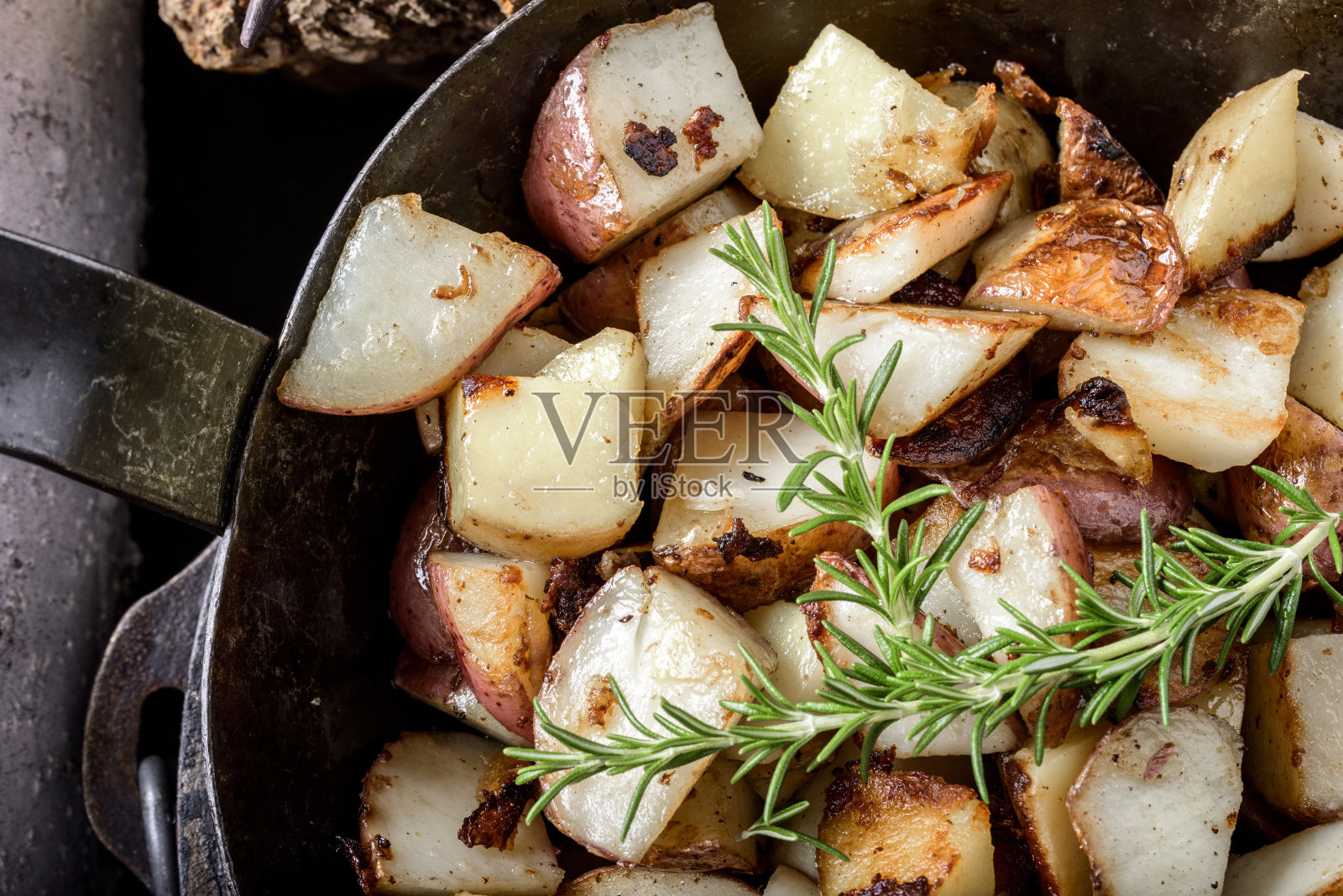 锅炒土豆照片摄影图片