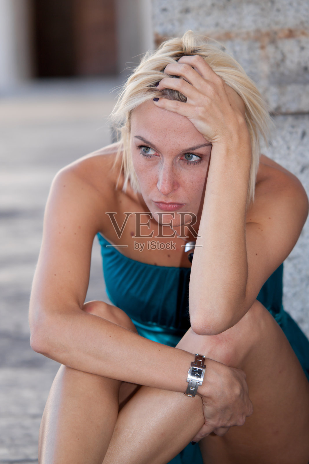 年轻美丽的女人,时尚形象-意大利2010年照片摄影图片