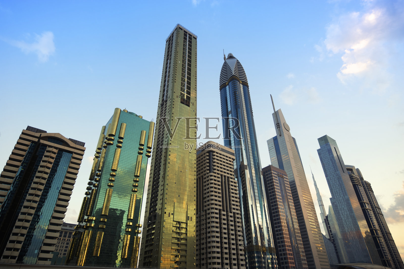 迪拜现代闪亮摩天大楼照片摄影图片