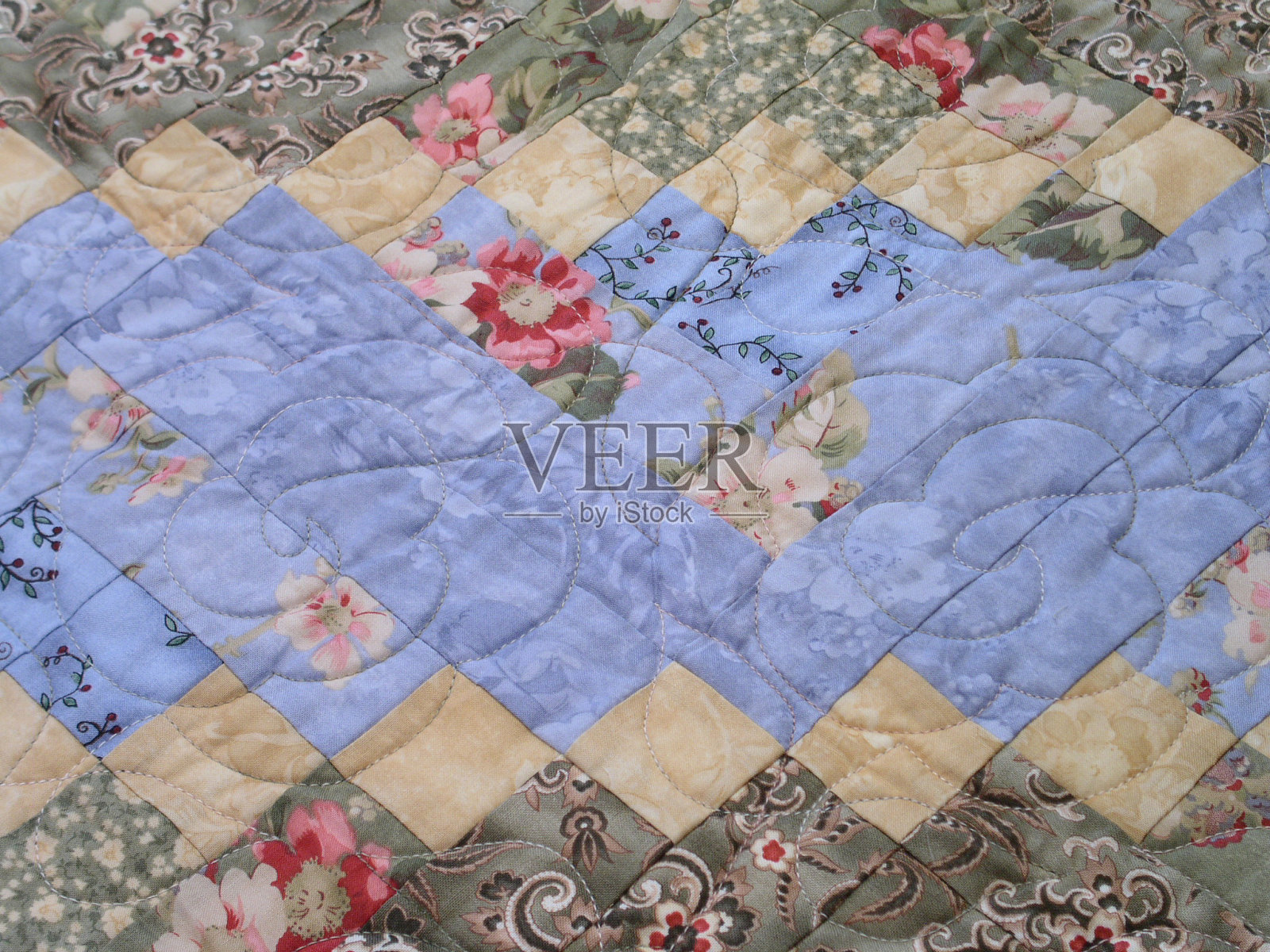 棉被-原木小屋谷仓抬高照片摄影图片