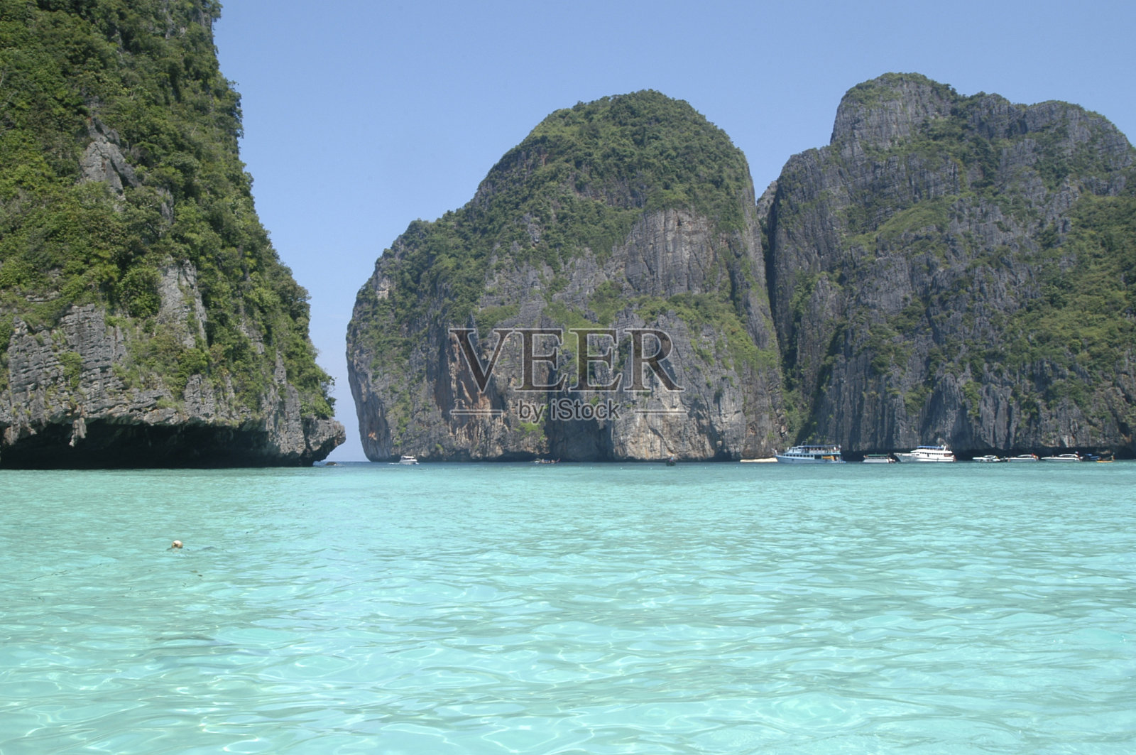 蓝色礁湖和喀斯特山脉泰国甲米照片摄影图片