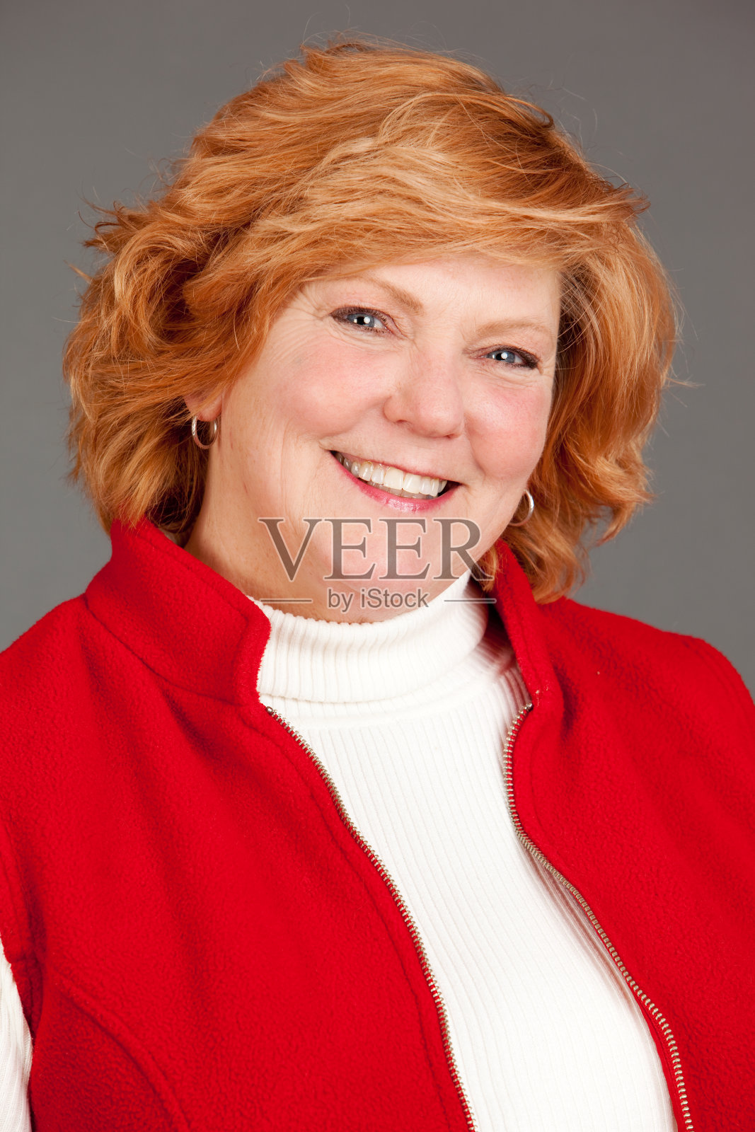 一个红发成熟女人的肖像照片摄影图片