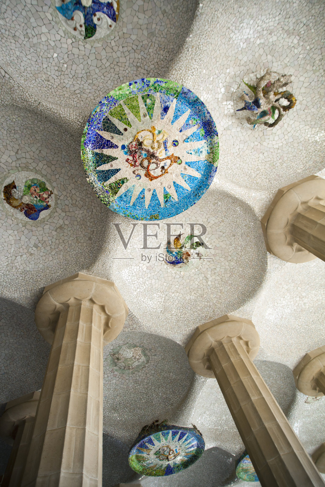 奎尔公园的多柱式大厅照片摄影图片