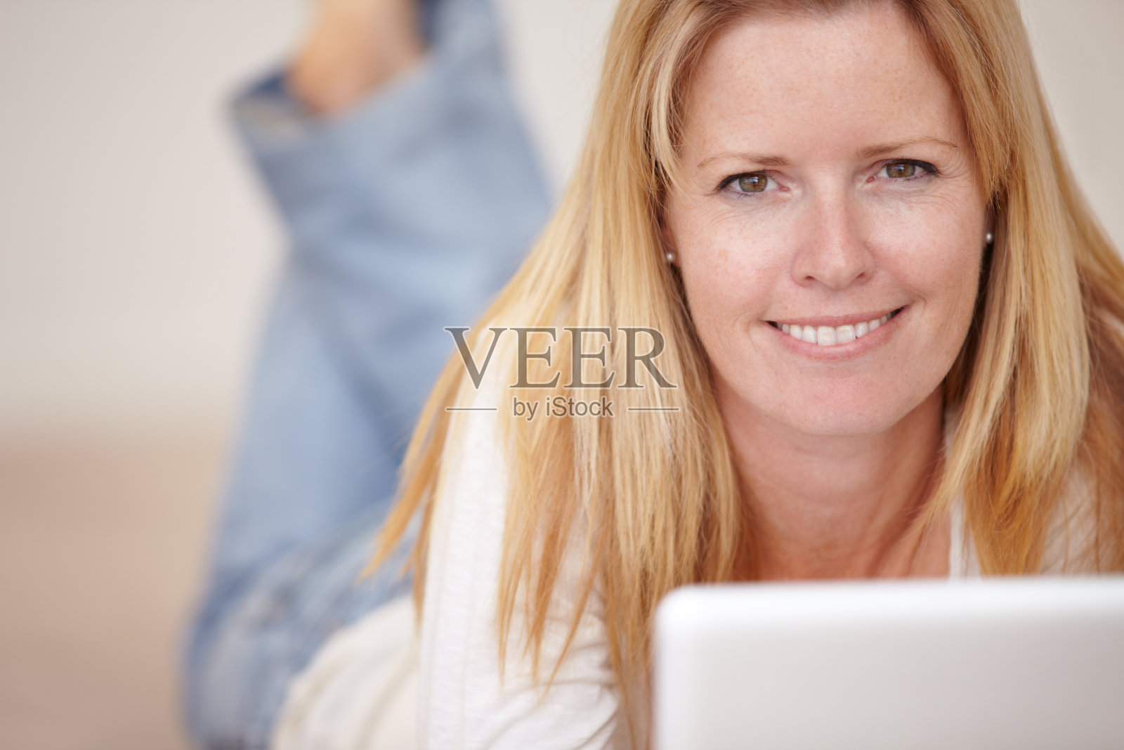 在网上读书照片摄影图片