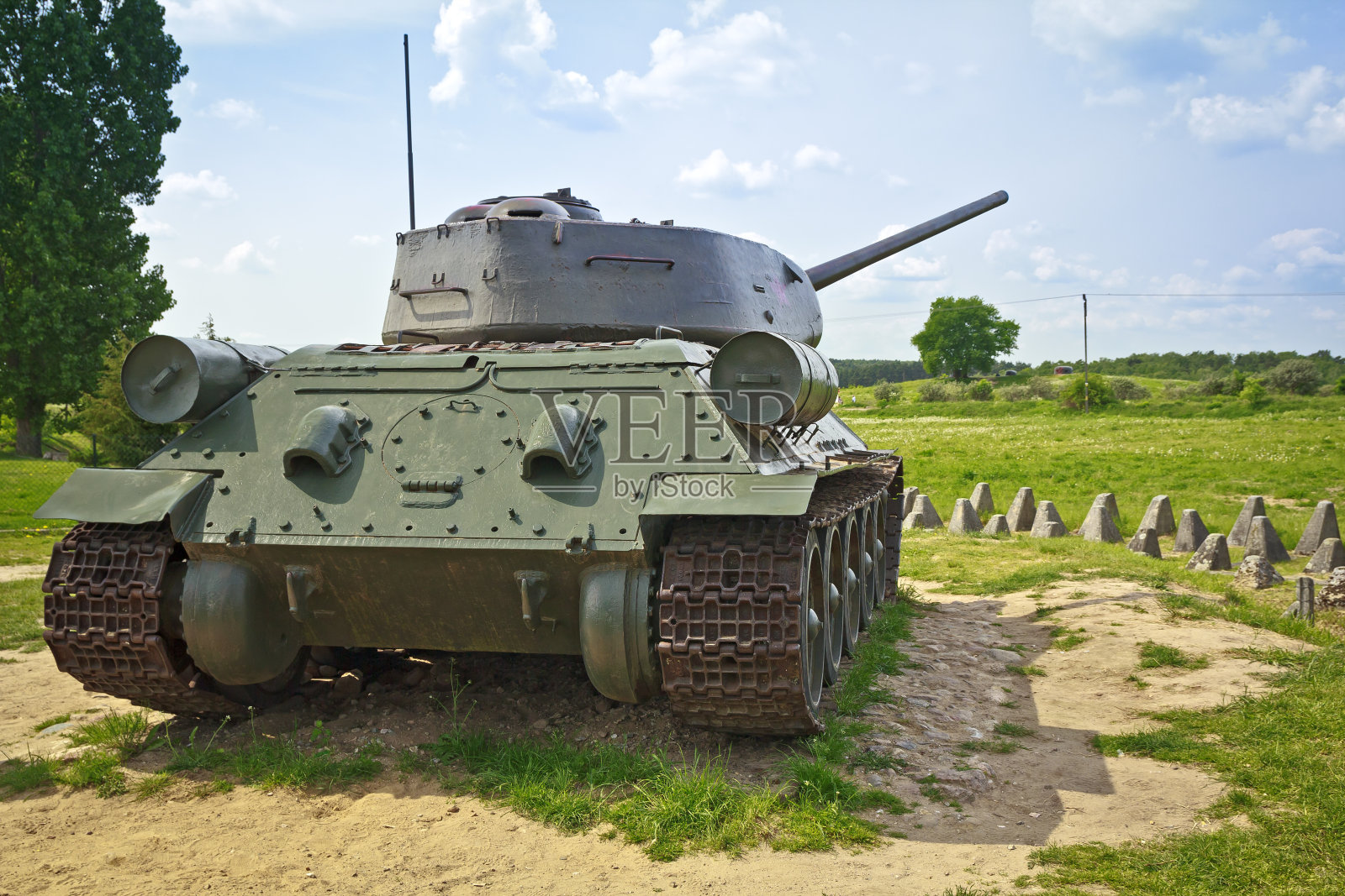 二战坦克T-34-85照片摄影图片