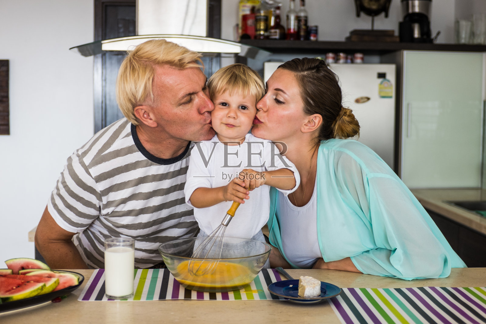 家庭的早餐照片摄影图片