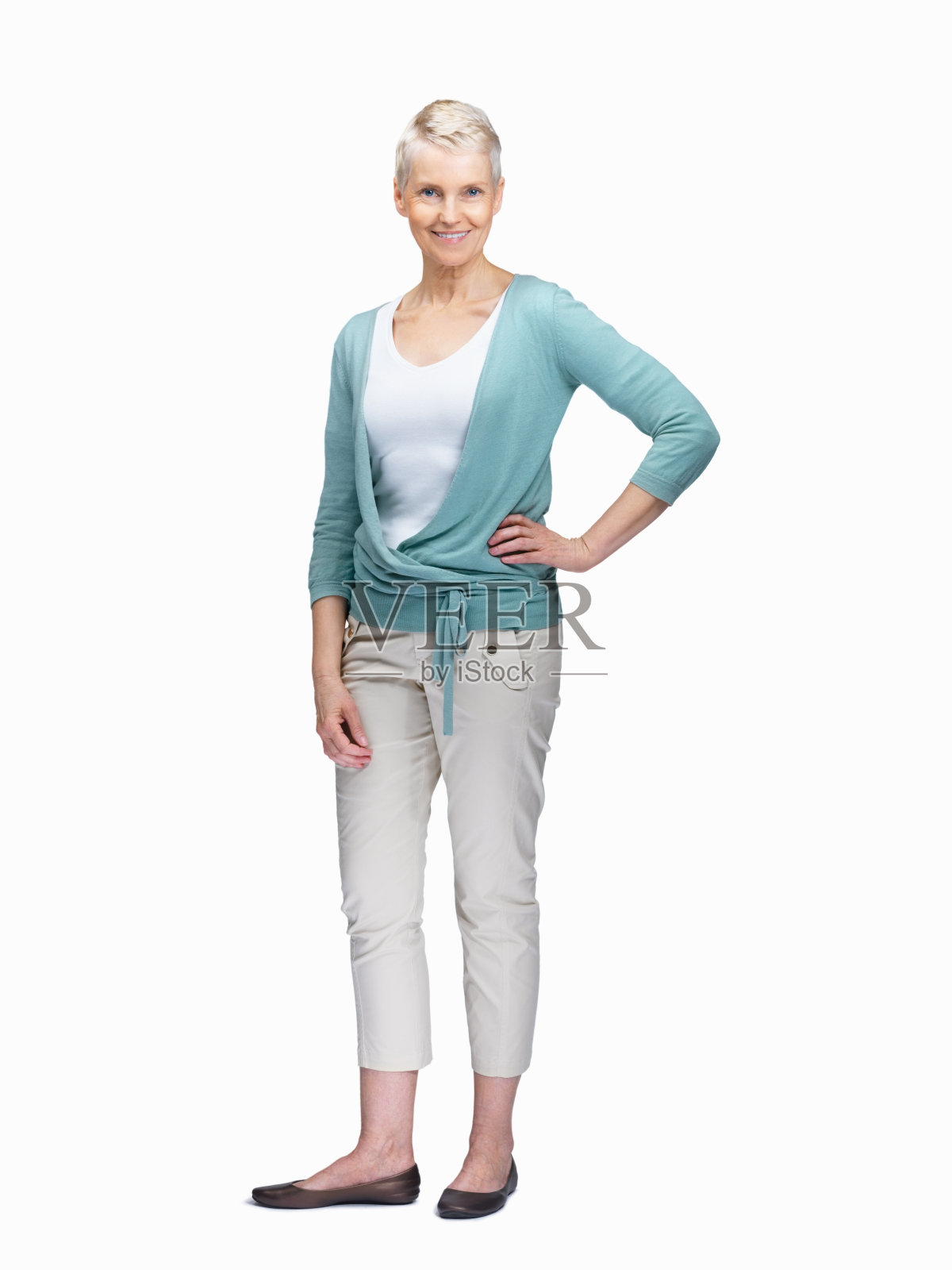 快乐成熟的女性在白色摆姿势的全长图像照片摄影图片